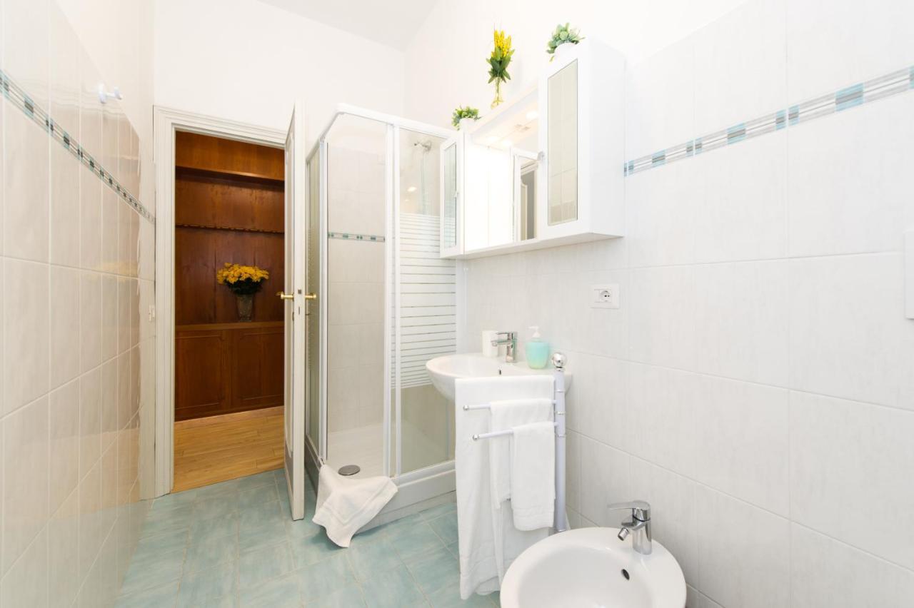 Apartment Gregory House Rom